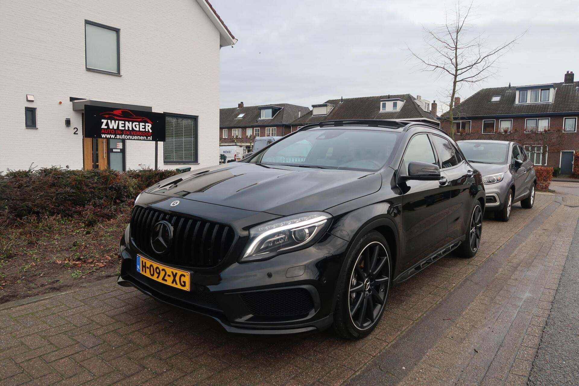 Mercedes GLA-klasse AMG 45 4MATIC 415PK PANORAMADAK|MEMORY|K, Auto's, Automaat, Gebruikt, 4 cilinders, Vierwielaandrijving