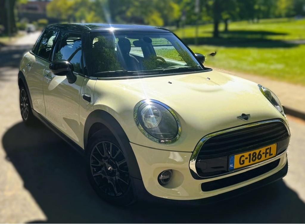 MINI Cooper 5-Deurs Automaat (136PK), Auto's, Mini, Wit, Origineel Nederlands, USB, Particulier