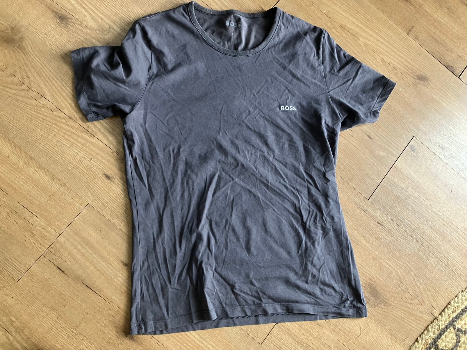 Mooi Tshirt Hugo Boss maat L bijna gratis, Kleding | Heren, Ophalen of Verzenden, Zo goed als nieuw, Maat 52/54 (L), Grijs