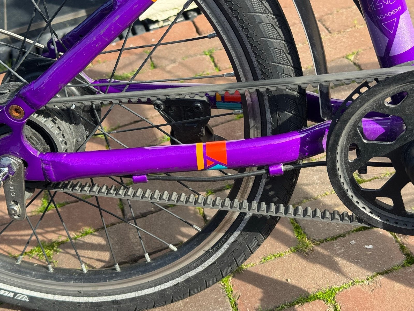 Foto 5 van Kinderfiets Academy  20 inch - Zo goed als nieuw