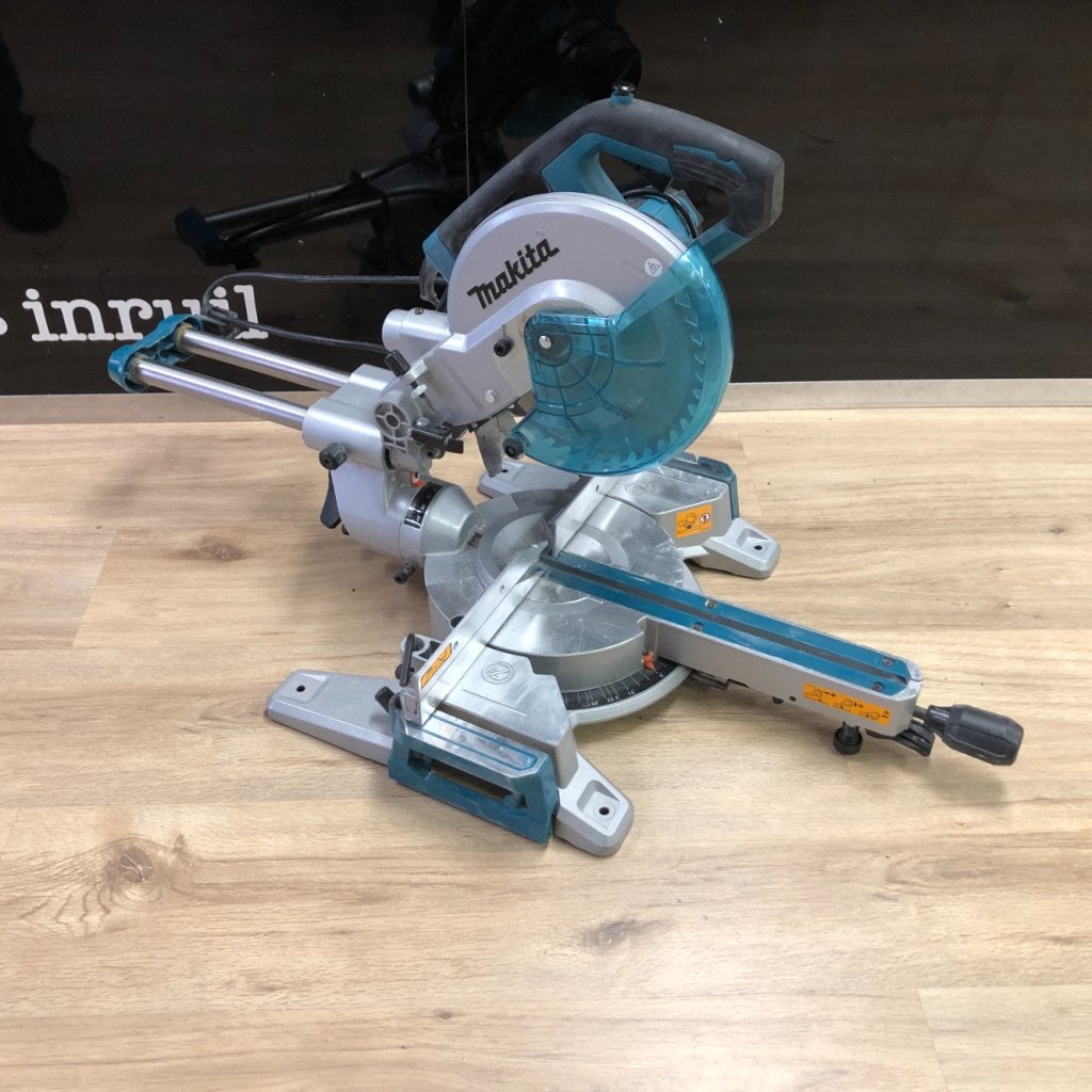 Makita LS0816F Afkortzaag | Nette Staat, Makita, Zo goed als nieuw, Support@makita.com, Makita Corporation, 3-11-8, Sumiyoshi-cho, 
Anjo, Aichi 446-8502
Japan