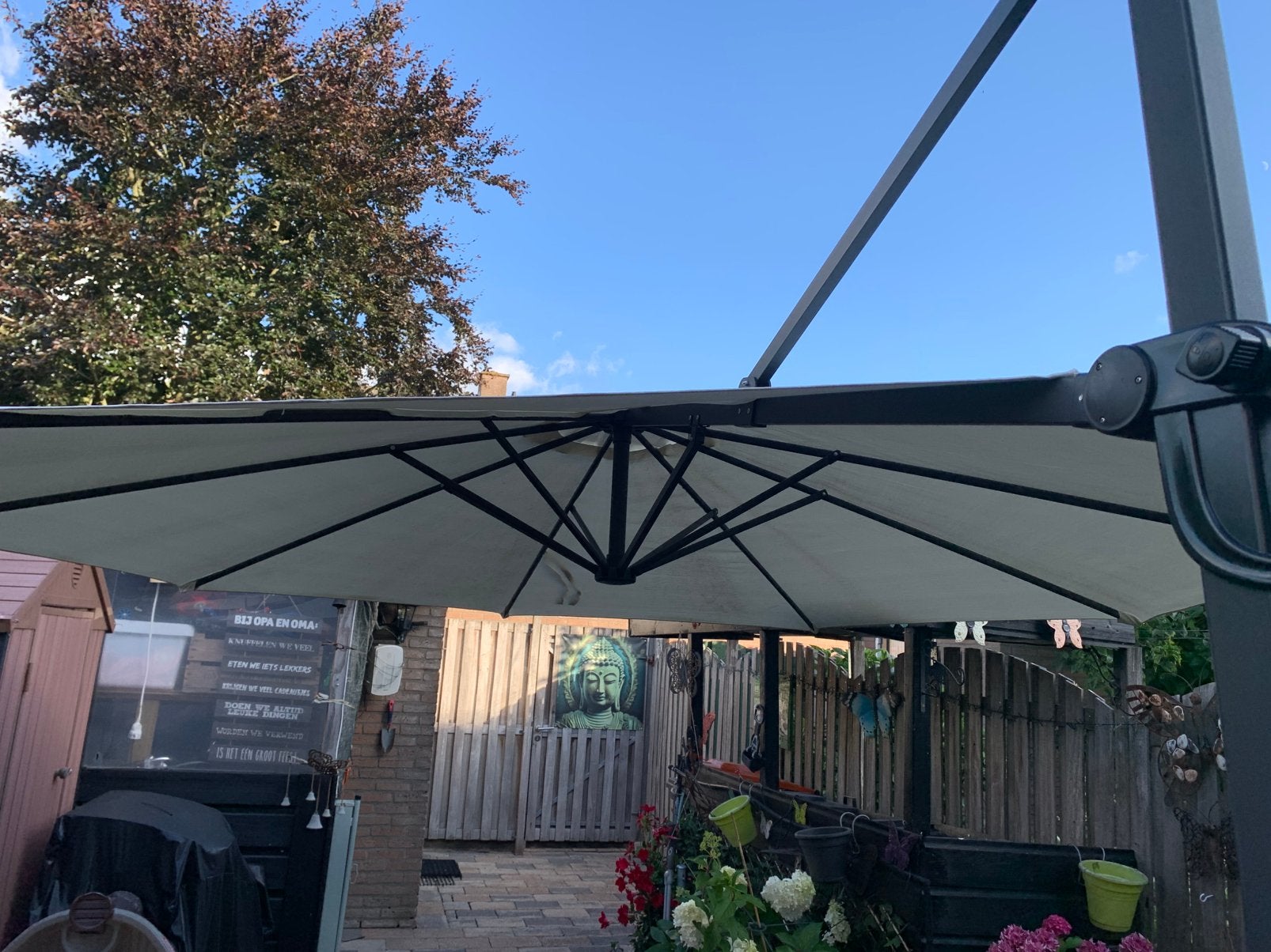Goede parasol met zwarevoet, Ophalen, Zo goed als nieuw