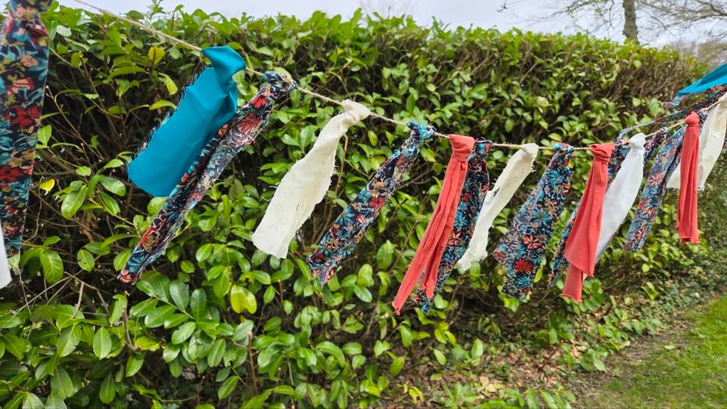 Tasselslinger/tuinslinger, Hobby en Vrije tijd, Feestartikelen, Ophalen of Verzenden, Nieuw, Versiering, Geboorte of Huwelijk