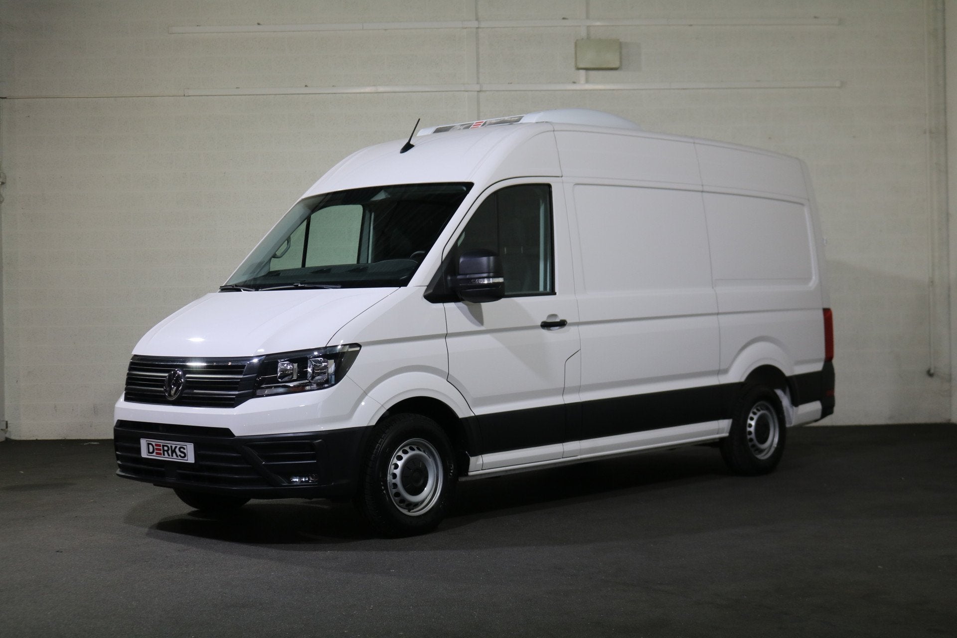 Volkswagen Crafter 2.0 TDI 177pk L3 H3 Automaat Koelwagen Vr, Stof, Gebruikt, 4 cilinders, Navigatiesysteem