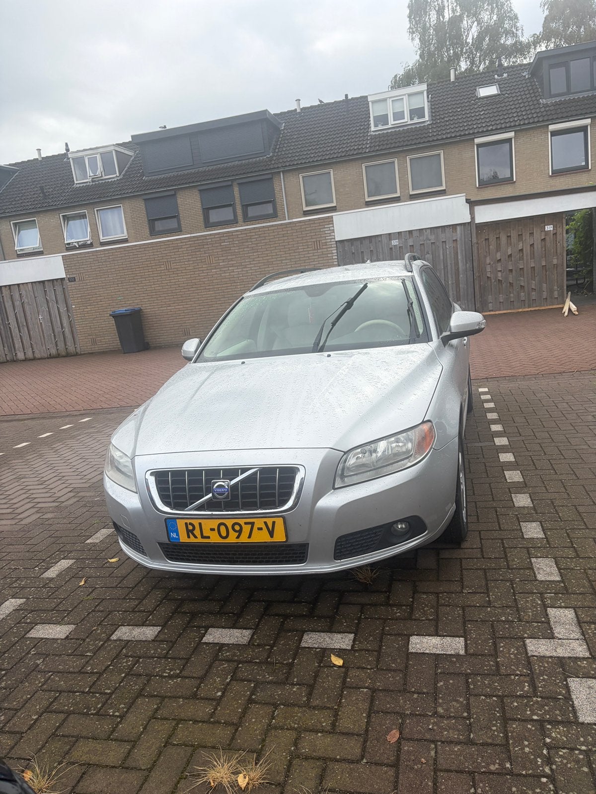 Volvo V70 2.4 D 120KW AUT 2008 Grijs, Auto's, 1800 kg, Beige, 163 pk, Stationwagon