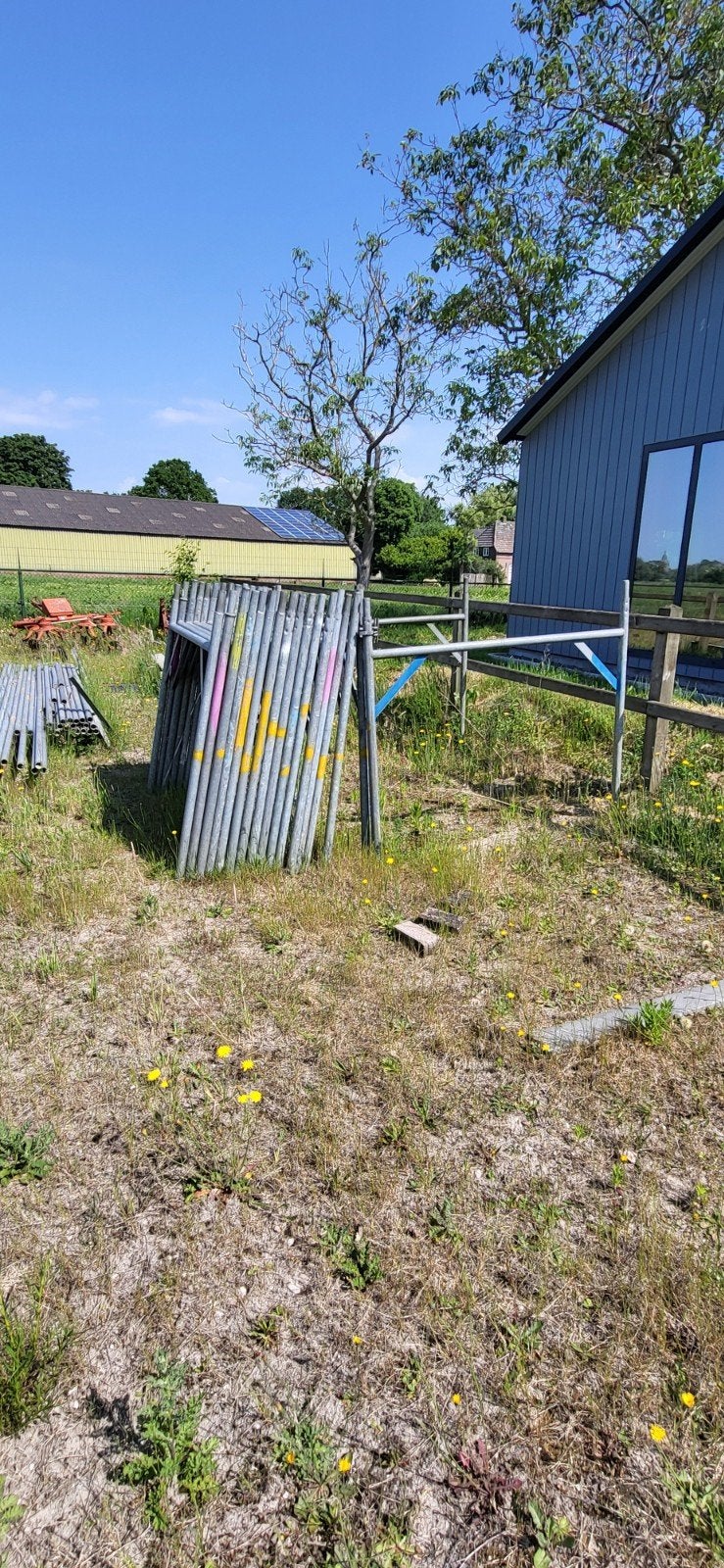 Gebruikte gevelsteiger met stalen H-jukken en steigerplanken, Doe-het-zelf en Verbouw, Ophalen, Gebruikt, Gevelsteiger, 5 meter of hoger
