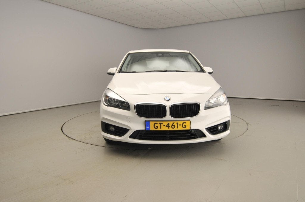 BMW 2 Serie Active Tourer 218i Automaat / Trekhaak / Park as, Gebruikt, Euro 6, Wit, Origineel Nederlands