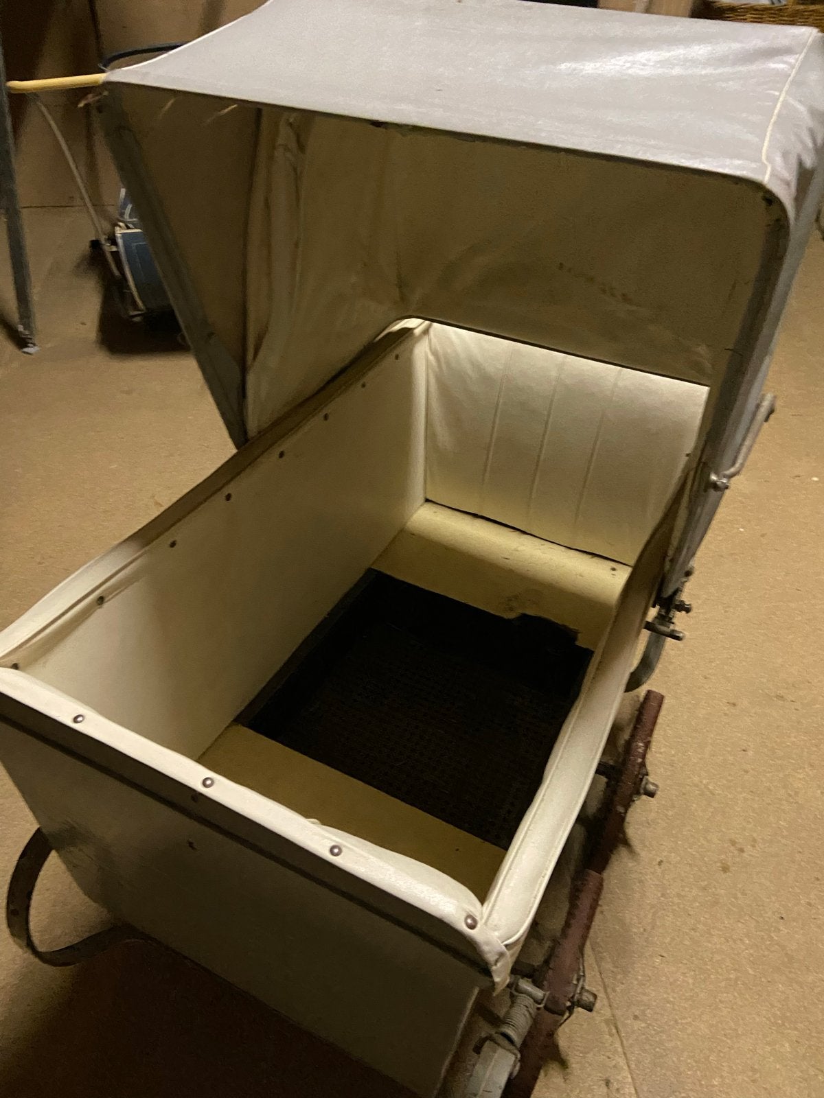 Vintage Kinderwagen Jaren '40 - Authentiek en Charmant, Kinderen en Baby's, Kinderwagens en Combinaties, Gebruikt, Luchtbanden