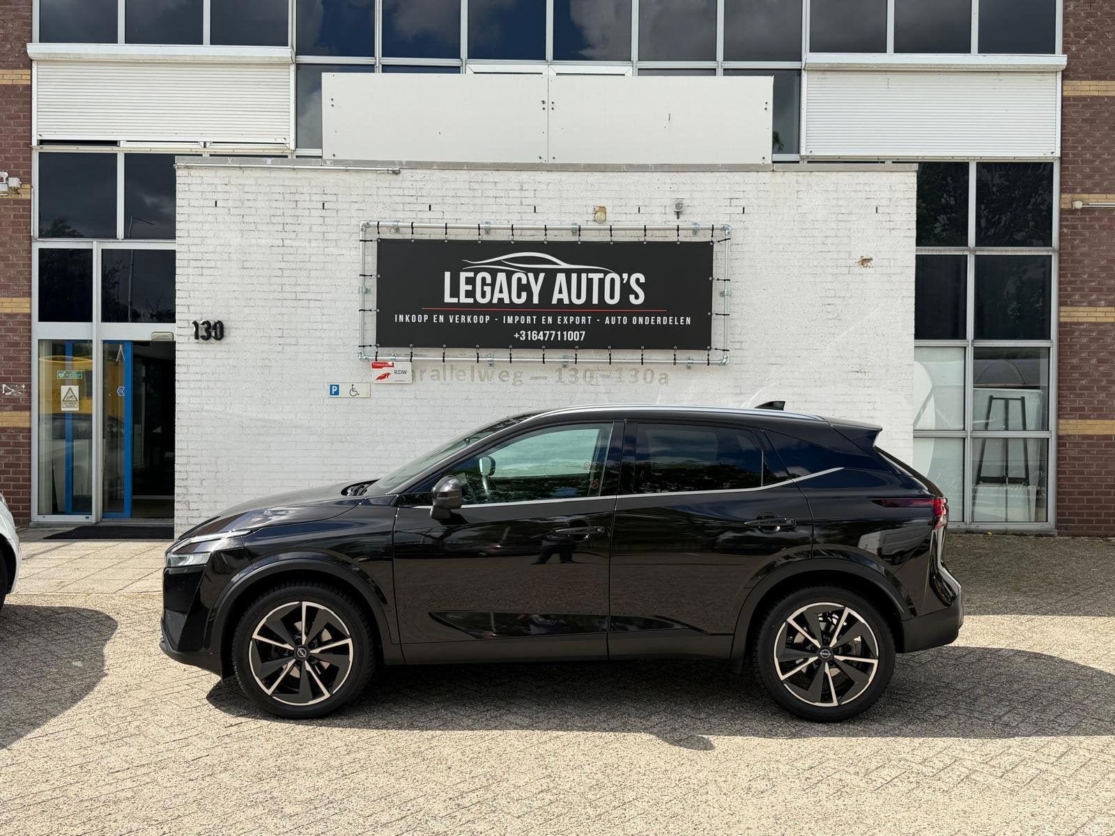 Nissan Qashqai 1.3 MHEV Xtronic Tekna - NETTE STAAT - PANO D, Auto's, Dealer onderhouden, Automatische klimaatregeling, Zwart