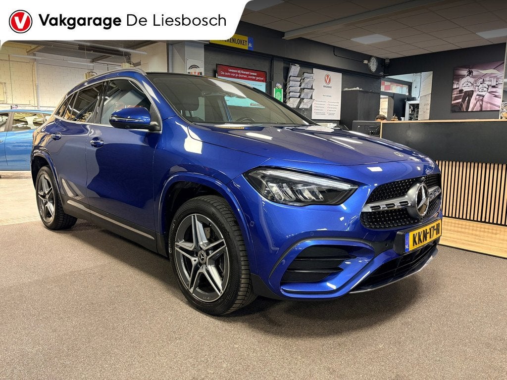 Mercedes-Benz GLA-klasse 250 e AMG Line |19 inch | 360camera, Auto's, Mercedes-Benz, 12 maanden, Blauw, 163 pk, Parkeercamera