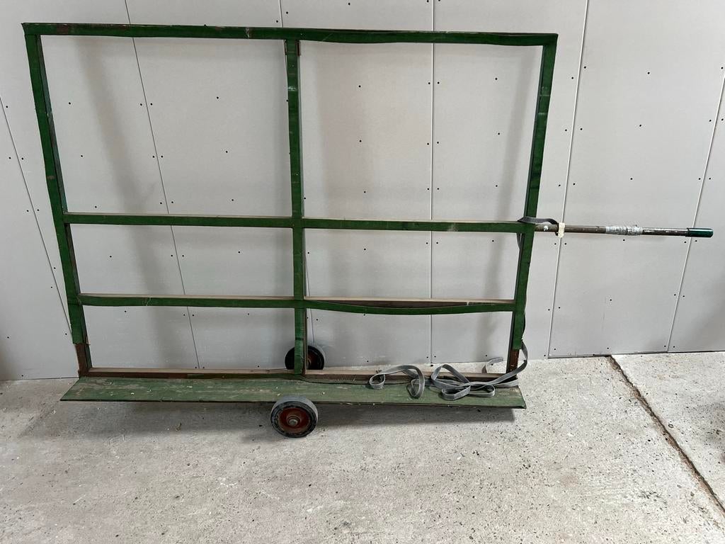 Stevige transportkar voor platen of deuren, Ophalen