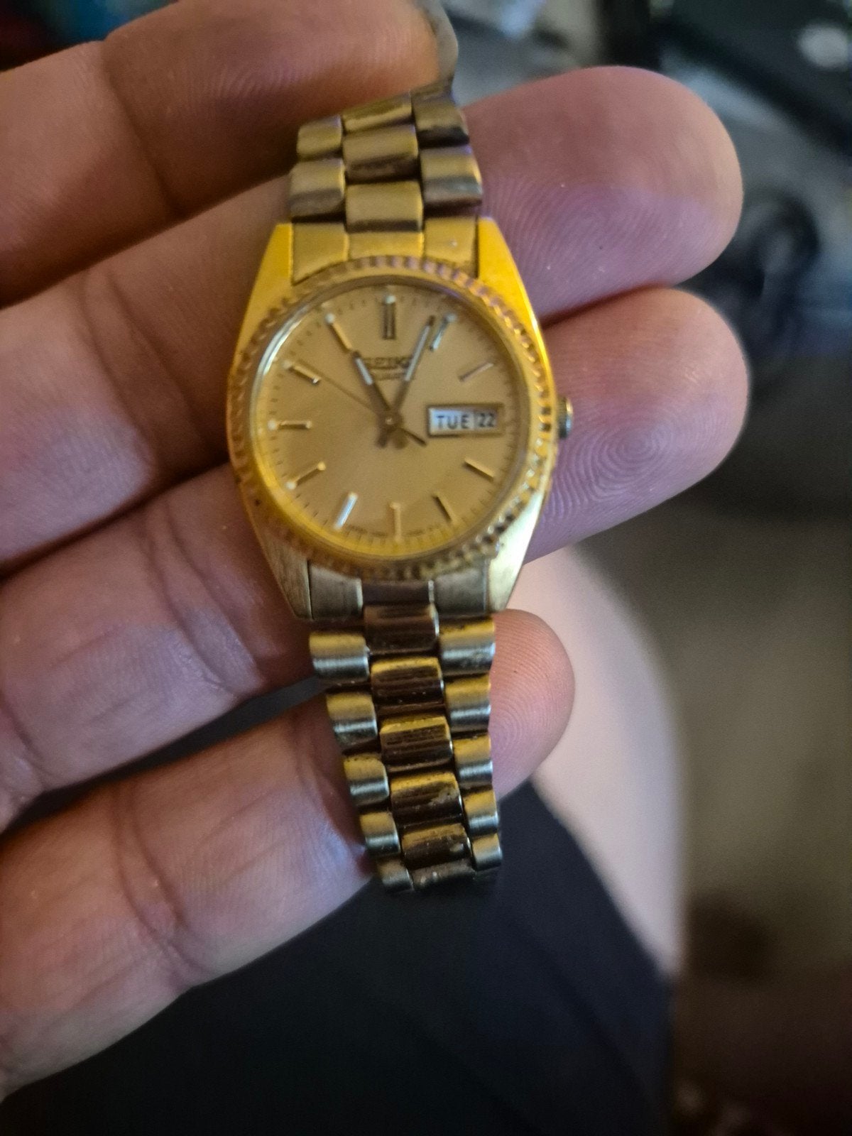 Vintage Seiko Verguld Dameshorloge - Dag & Datum Kwarts, Sieraden, Tassen en Uiterlijk, Gebruikt, Polshorloge, Ophalen of Verzenden
