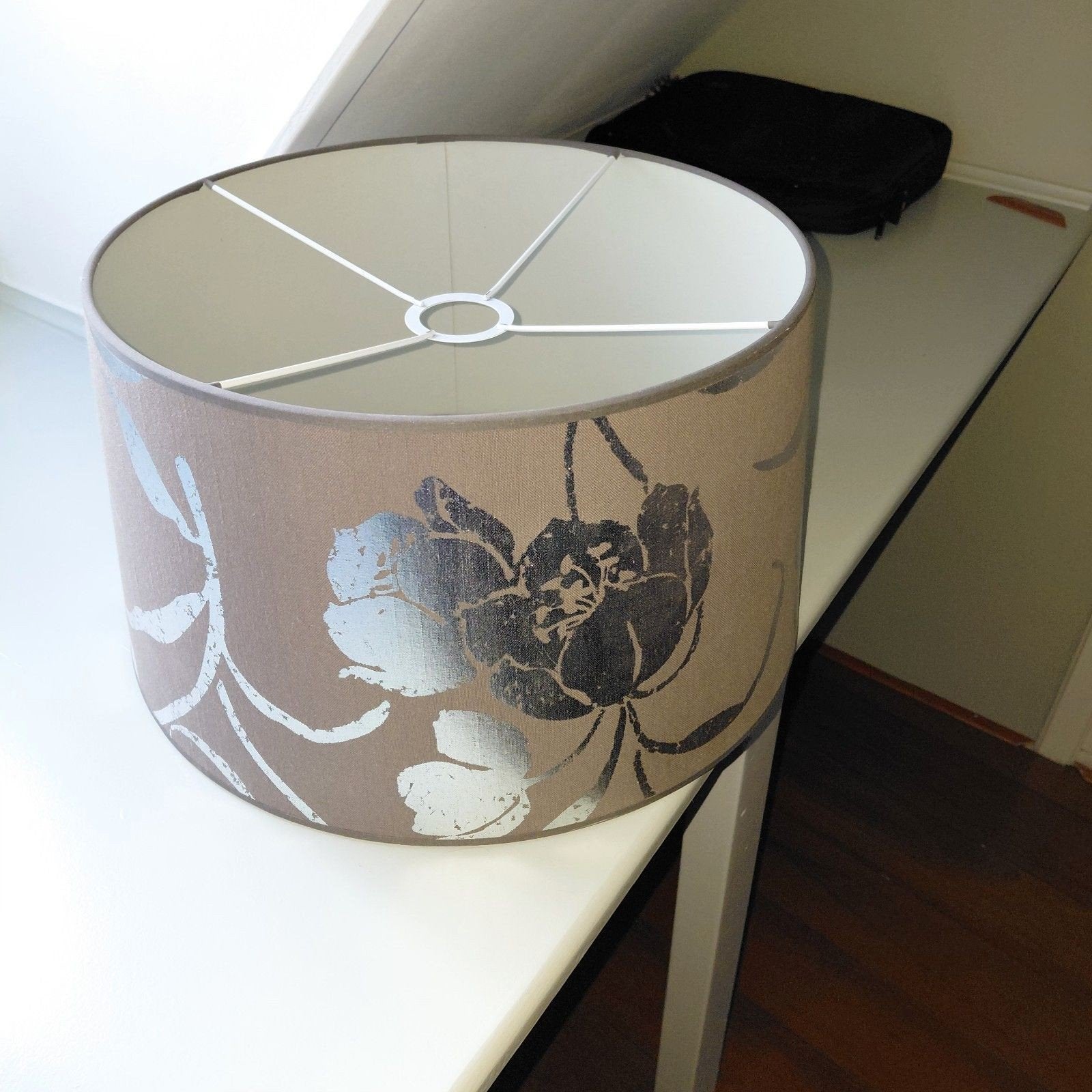 Lampenkap Taupe met Zilverkleurig Design, Huis en Inrichting, Lampen | Lampenkappen, Ophalen, Bruin, Rond, Zo goed als nieuw