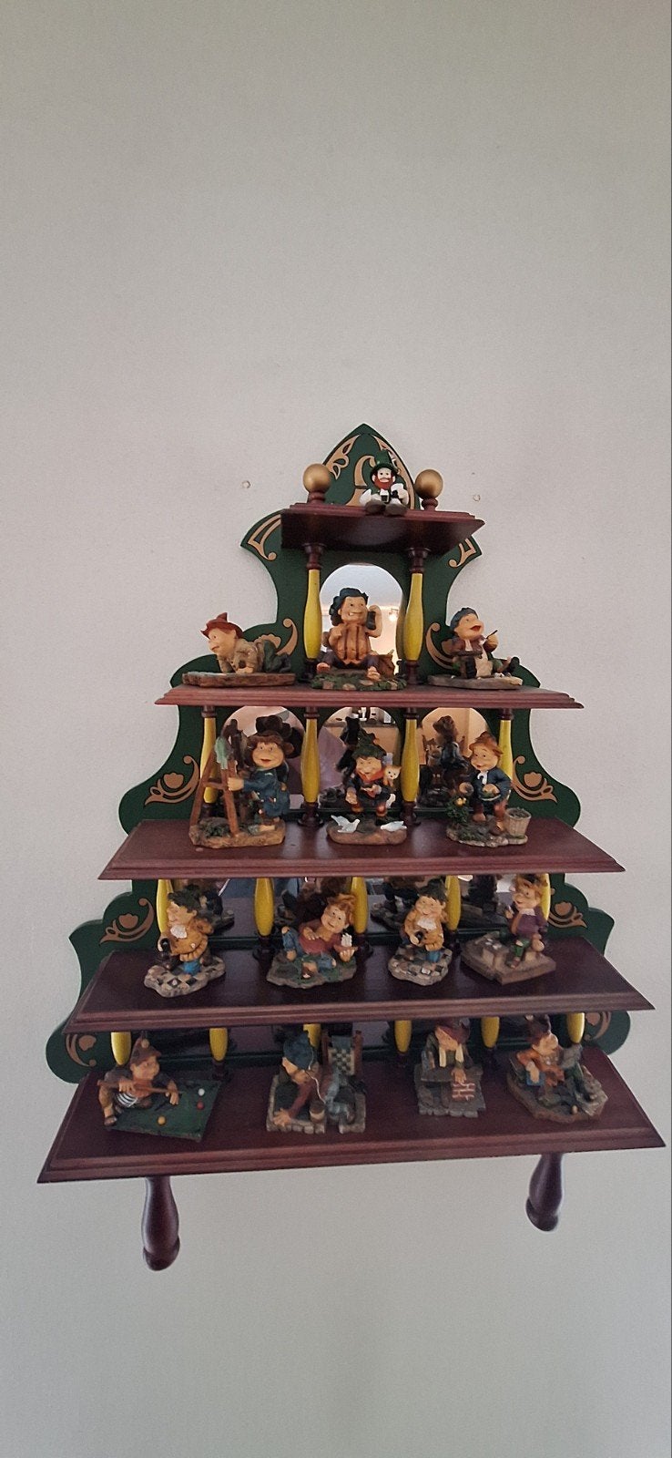 Laaf Spiegelkast met complete set van 14 miniatuur-laven, Ophalen
