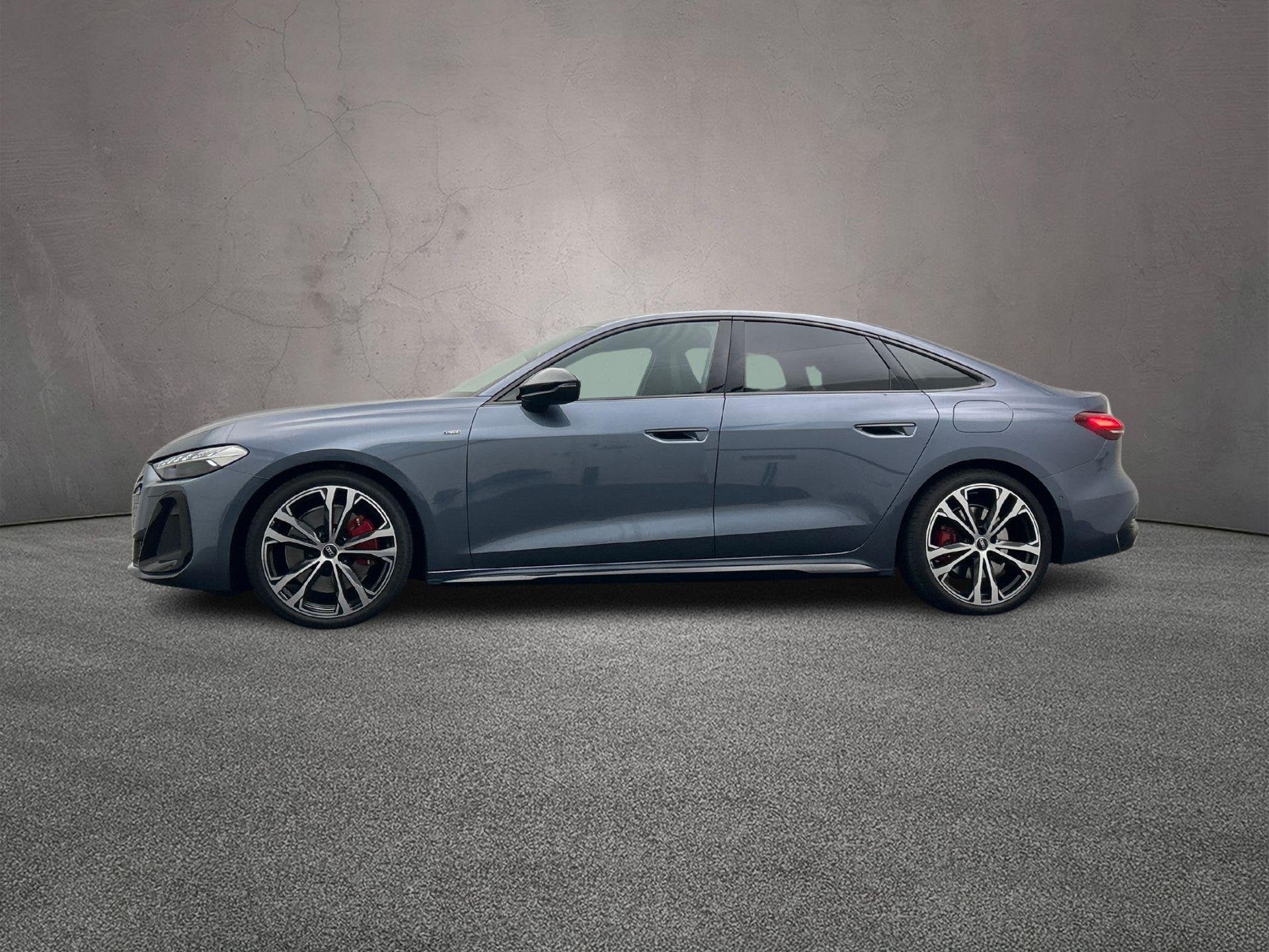 Audi A5 Limousine 2.0 e-hybrid quattro S edition | Full-led, Automaat, 4 cilinders, 1984 cc, 26 kWh
