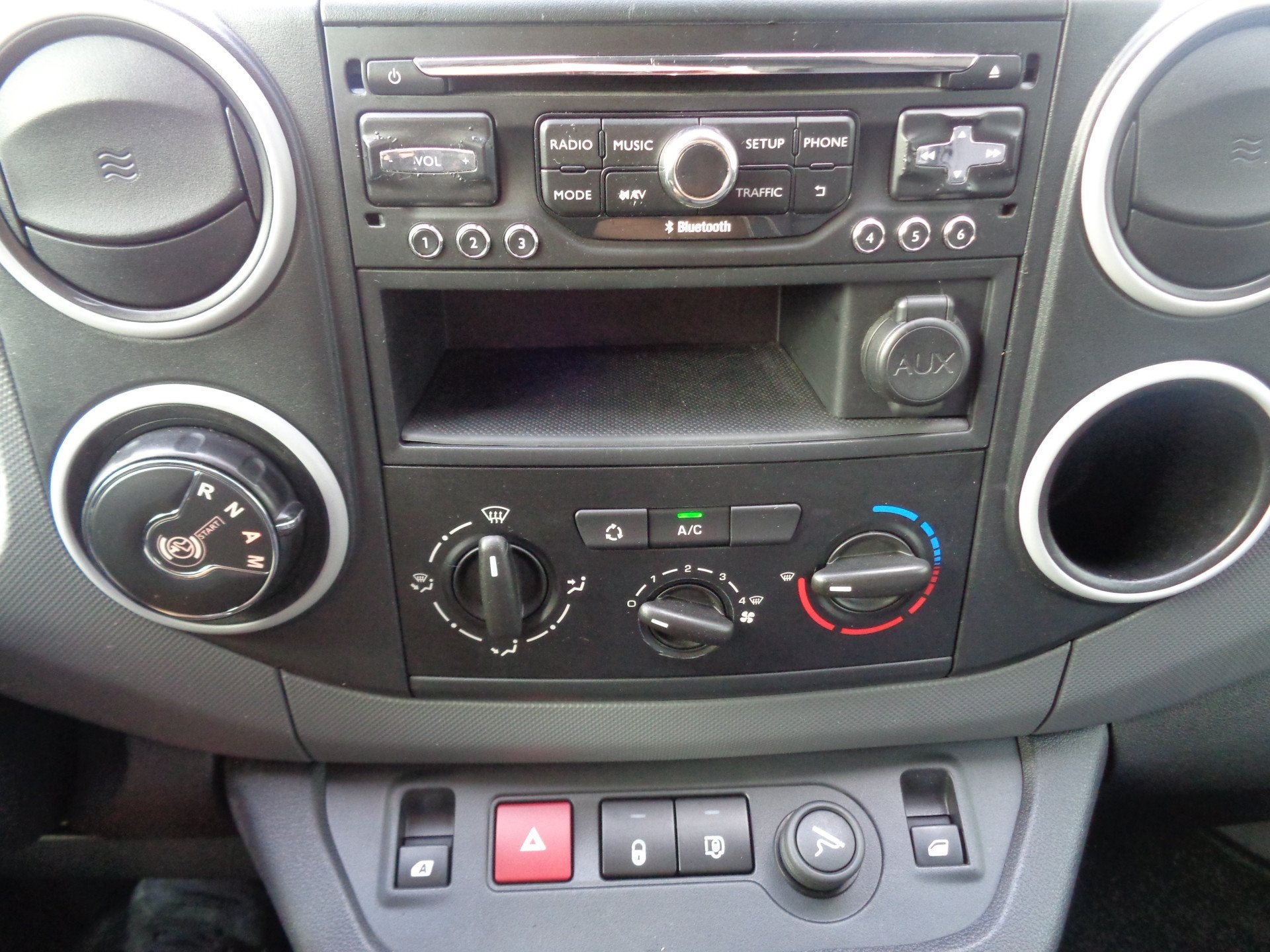 Peugeot Partner 120 1.6 e-HDI L1 Navteq 2Tronic Automaat Air, Auto's, Euro 5, Gebruikt, 4 cilinders, Origineel Nederlands