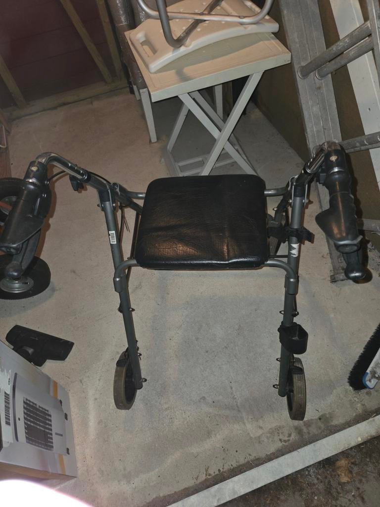 Rollator met mandje en rugleuning, Ophalen, Opvouwbaar, Gebruikt