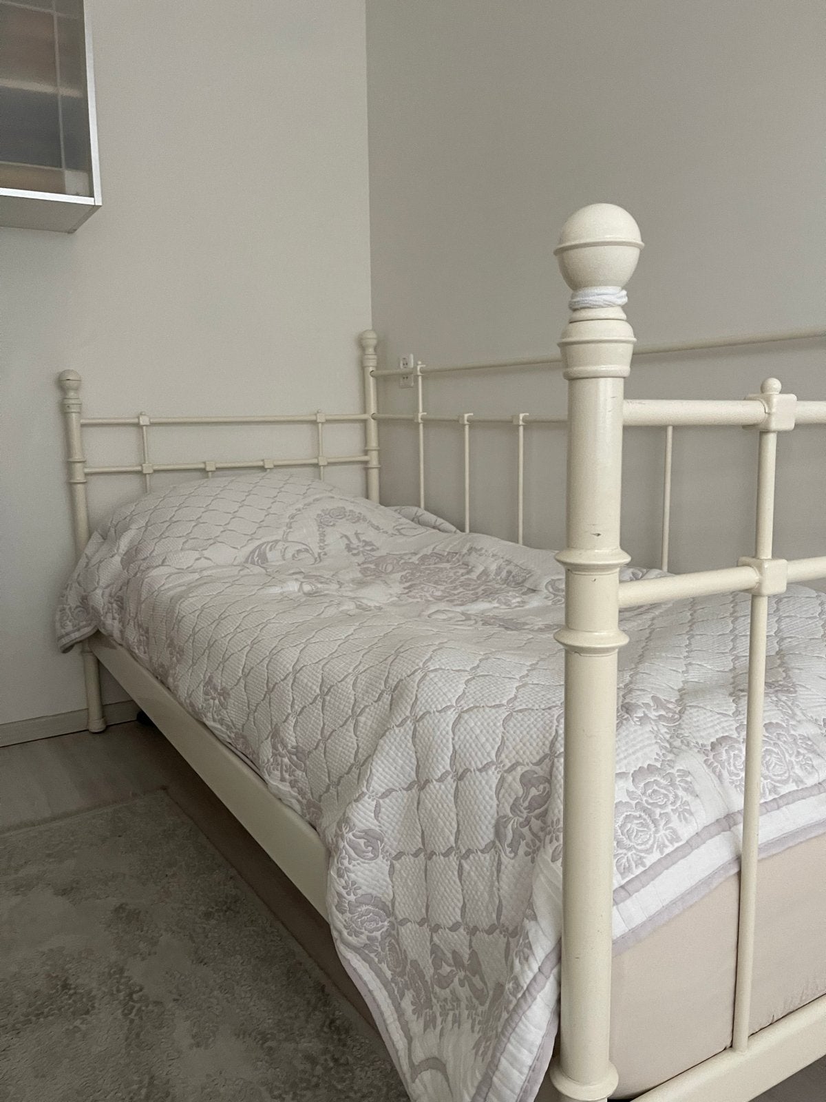 Eenpersoonsbed met metalen frame - Crème, Ophalen, Gebruikt, 90 cm, Eenpersoons