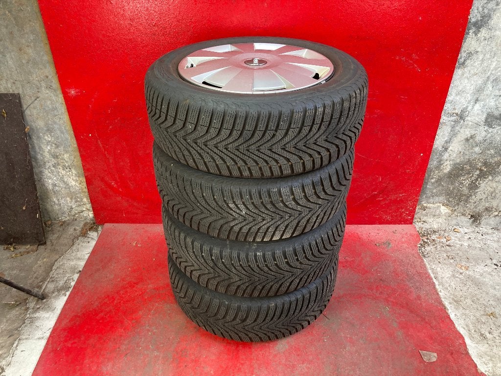 Winterbanden Audi A3 bj 2020 - 2026 205/55R16, Auto-onderdelen, Gebruikt, 16 inch, ., Banden en Velgen