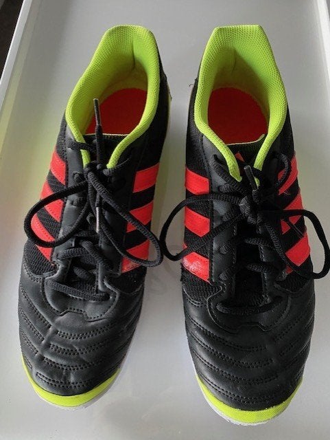 Adidas Sala zaalschoenen - Maat 11, Gebruikt, Maat XS of kleiner, Schoenen, Ophalen of Verzenden