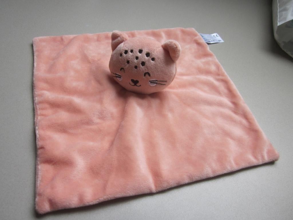Kruidvat zacht pluche licht roze knuffeldoek slapende poes, Ophalen of Verzenden, Nieuw