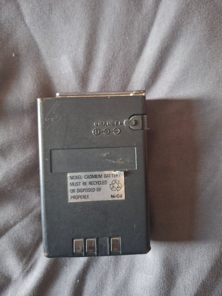Vintage Yaesu FTH-7010 met originele oplader erbij, Ophalen, Gebruikt, Portofoon of Walkie-talkie, Met broekklem