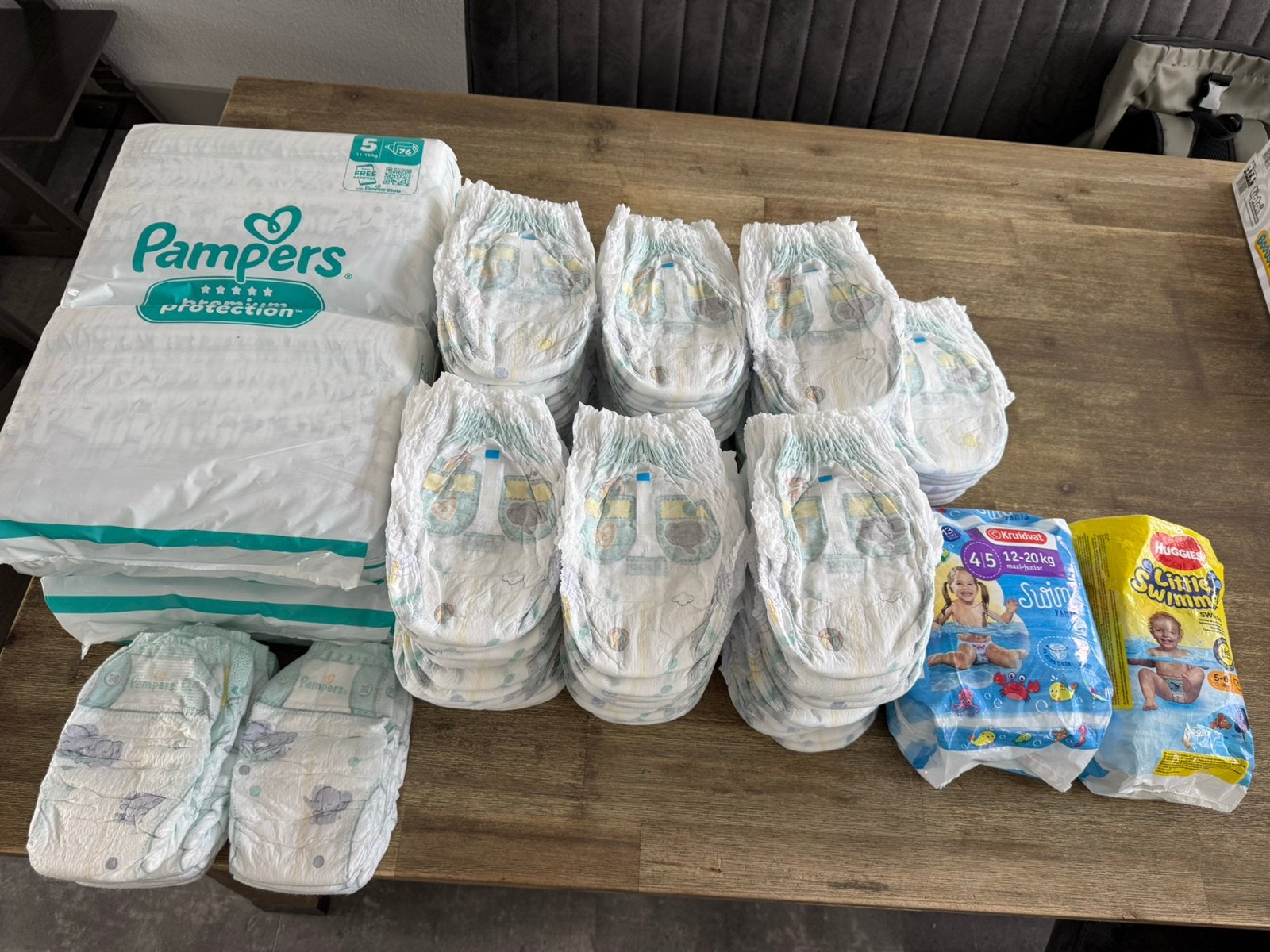 Pampers Premium Protection maat 5 pakket (300+) + zwemluiers, Ophalen of Verzenden, Nieuw, Overige typen