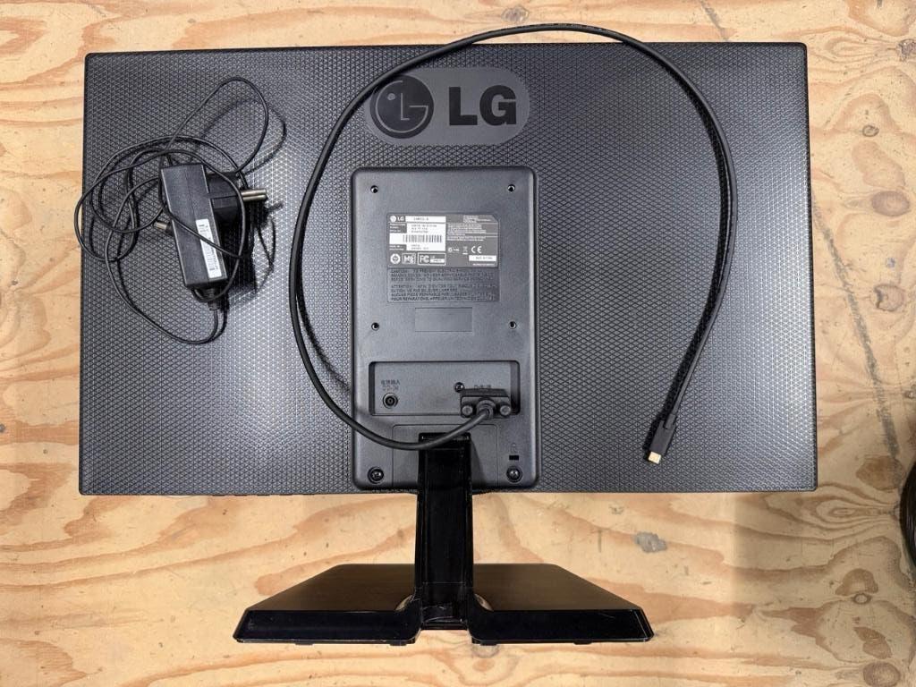 LG 24M37A-B 23,6 inch Full HD monitor – VGA, Gebruikt, 3 tot 5 ms, Kantelbaar, 23,6