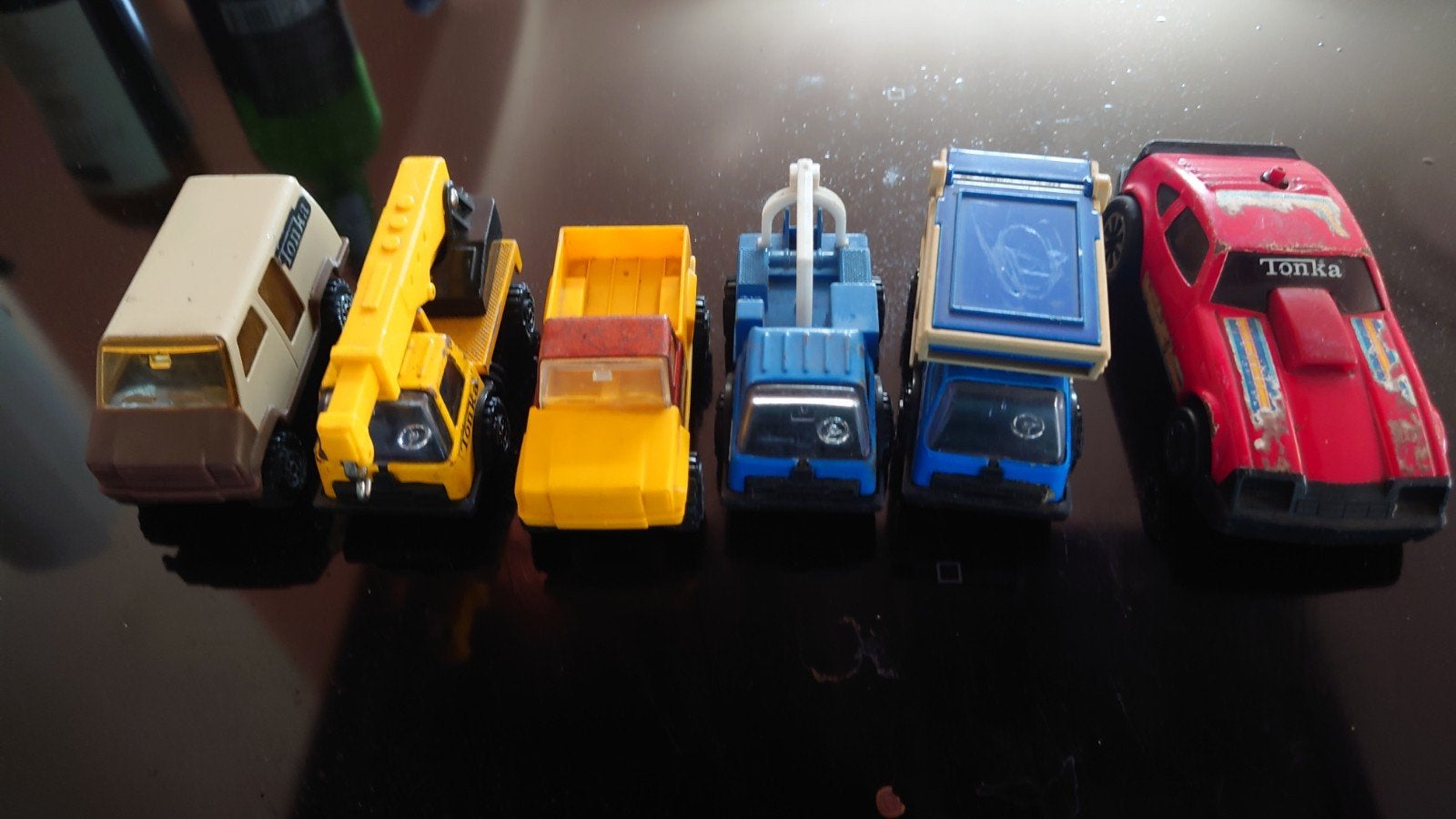6 Tonka voertuigen in goede staat, racewagen mist een wiel, Antiek en Kunst, Ophalen of Verzenden
