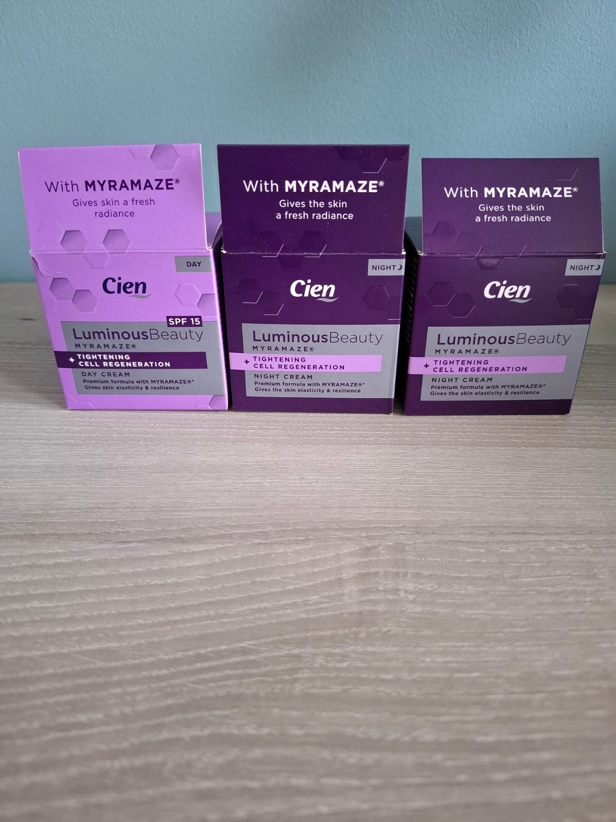 Cien LuminousBeauty Dagcrème en 2x Nachtcrème (Nieuw), Ophalen of Verzenden, Nieuw, Gehele gezicht, Verzorging