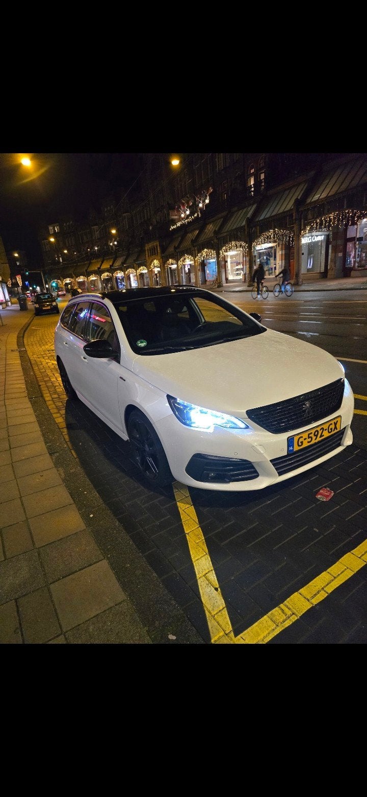 Peugeot 308 1.2 Puretech 130pk S&S 2019 Wit, Auto's, Voorwielaandrijving, 15 km/l, Zwart, 1199 cc