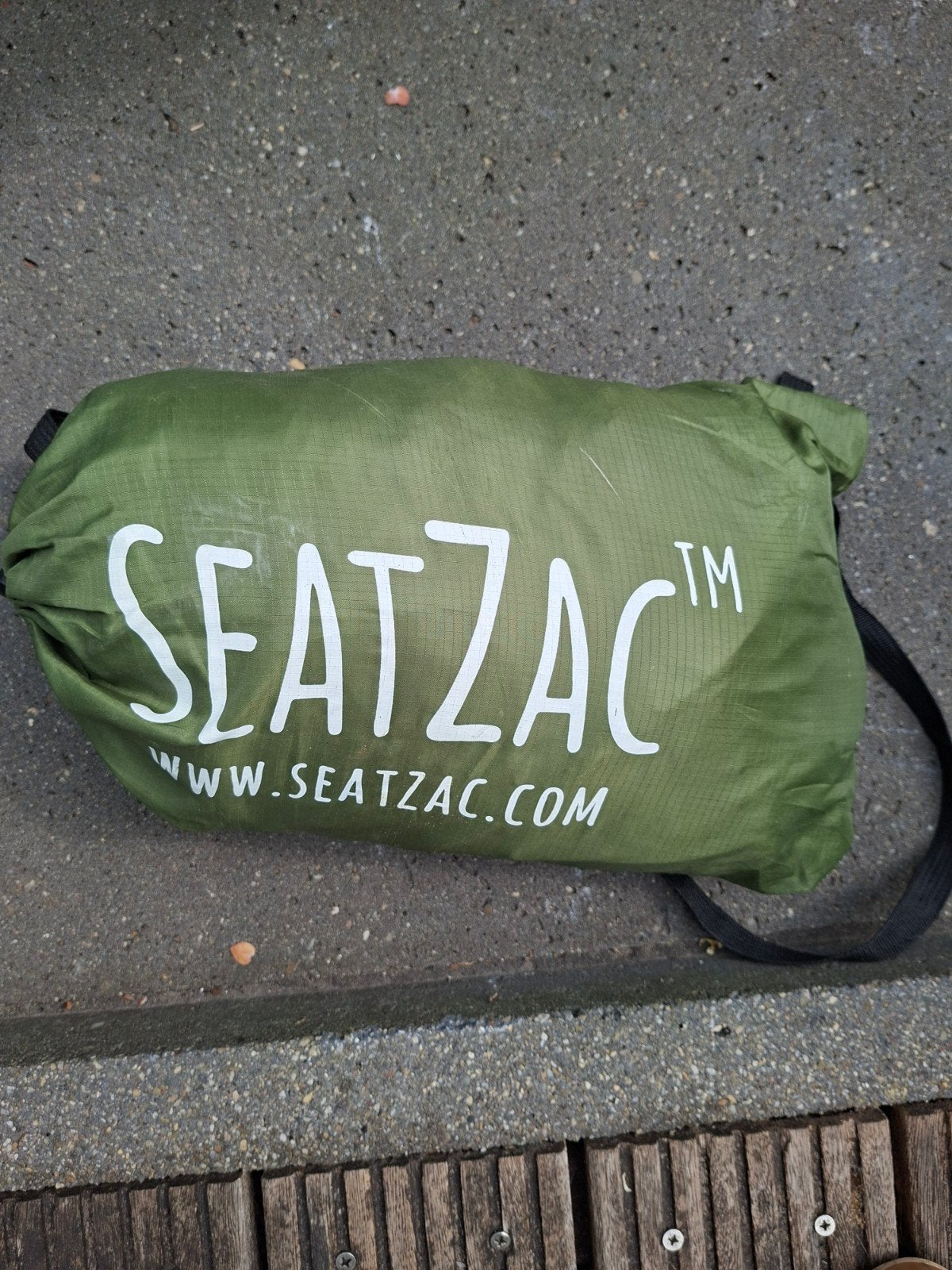 Seatzac groene zitzak, Ophalen
