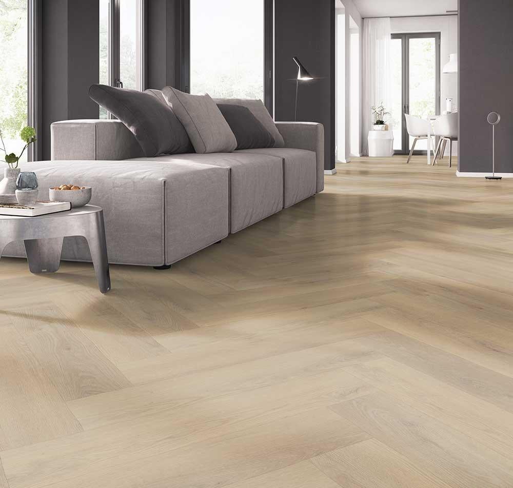 Visgraat Plak Pvc Light Natural 189-1 Toplaag 0,55 €23,95m2, Huis en Inrichting, Stoffering | Vloerbedekking, Crème, Visgraat Plak Pvc vloer Dry-back