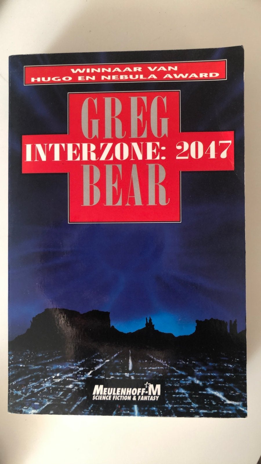 Greg Bear - Interzone: 2047 (Science Fiction), Ophalen of Verzenden, Gelezen