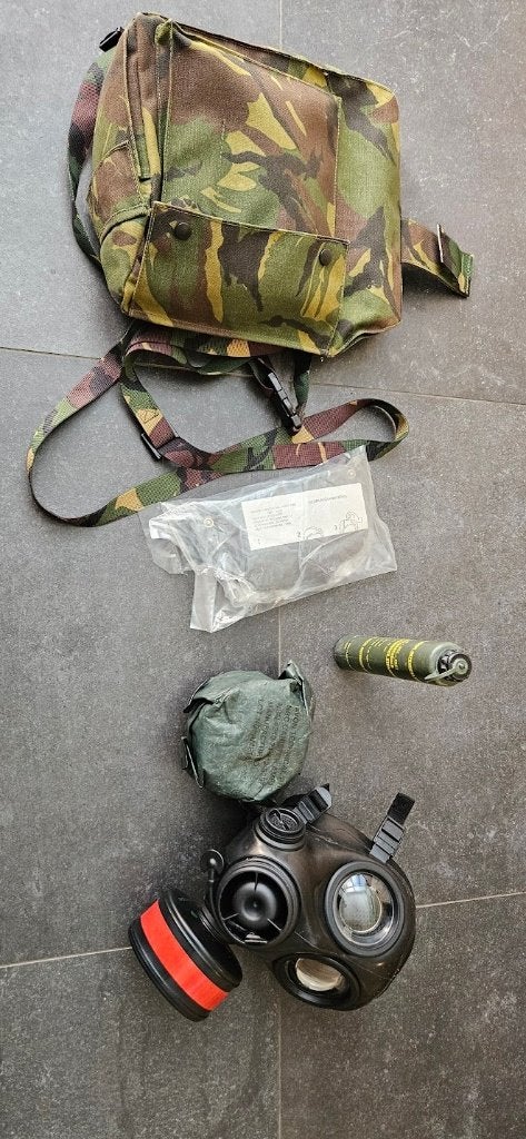 Nieuw CBRN gasmasker militair + extra filter en tas maat 2, Verzamelen, Militaria | Algemeen, Ophalen of Verzenden, Landmacht