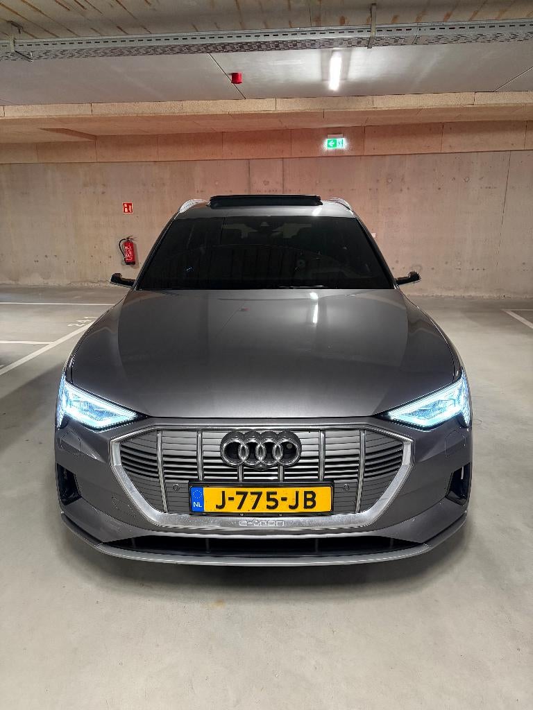 Audi e-tron 50 Quattro Launch Edtion Plus 313pk 2020 Grijs, Automaat, Zwart, Leder, Elektrisch