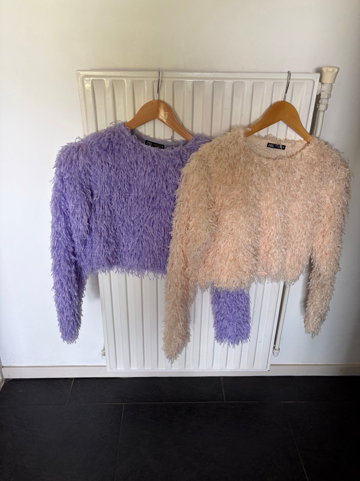 Zara pluizige crop truien (lila en beige) maat m, Ophalen of Verzenden, Zo goed als nieuw, Maat 38/40 (M), Paars