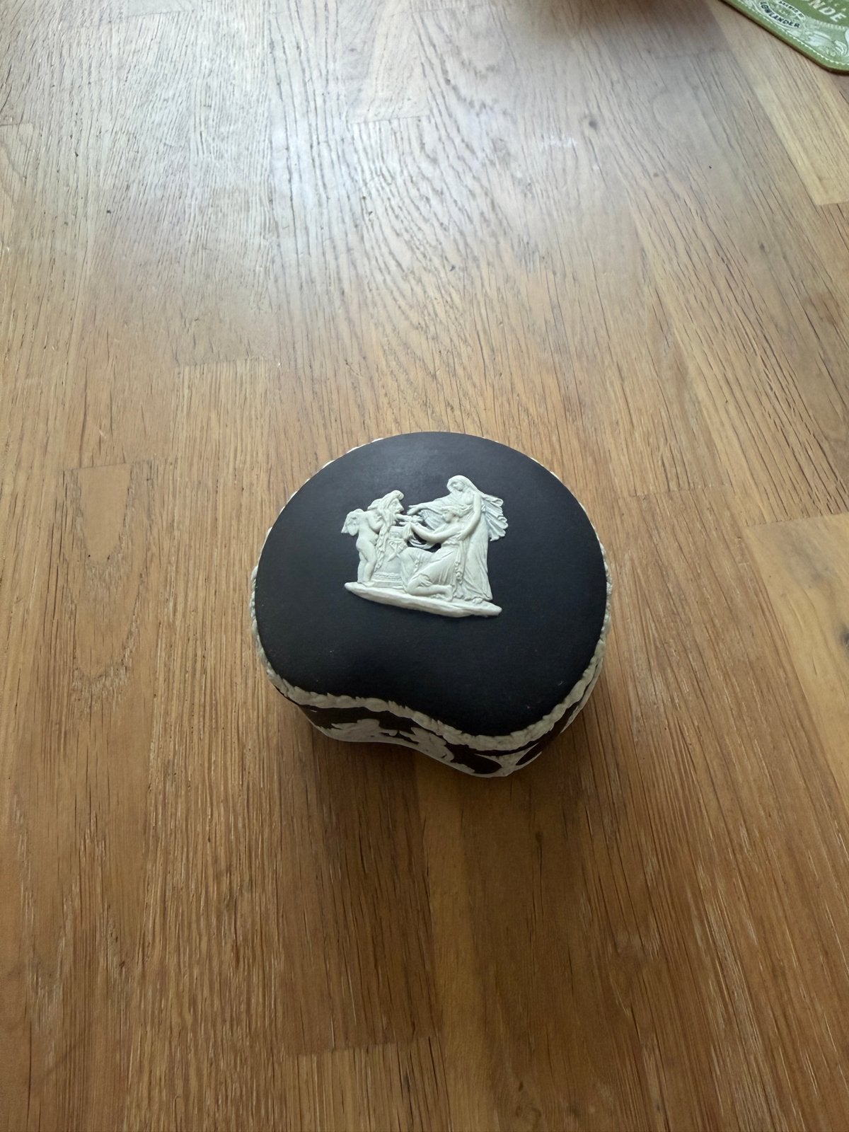 Wedgwood Jasperware Zwart Hartvormig Doosje, Ophalen of Verzenden