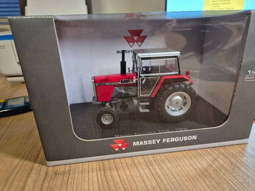 MASSEY FERGUSON 2620 -2WD, Ophalen of Verzenden, Zo goed als nieuw, Tractor of Landbouw, Universal Hobbies