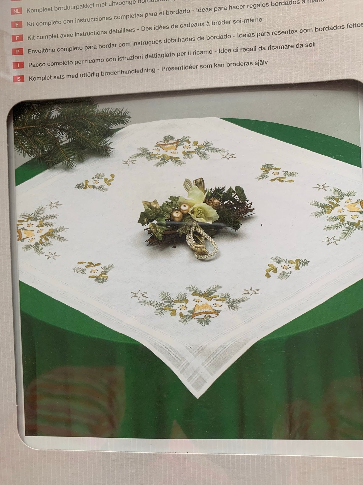 Compleet borduurpakket Cirana Kerstmotief 80x80 cm, Ophalen of Verzenden, Nieuw, Handborduren, Borduurpakket