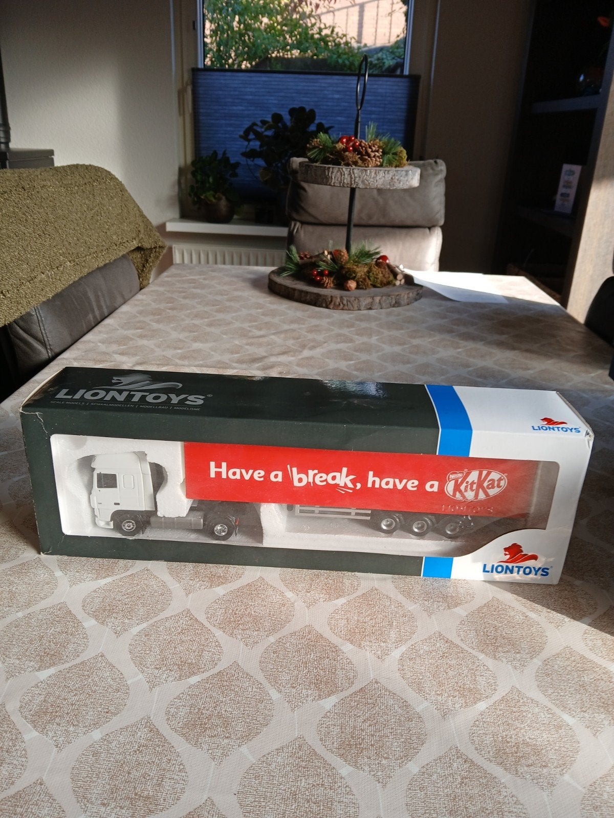Lion Toys KitKat Vrachtwagen Schaal 1:50, Hobby en Vrije tijd, Ophalen of Verzenden, Nieuw, Bus of Vrachtwagen, Lion Toys