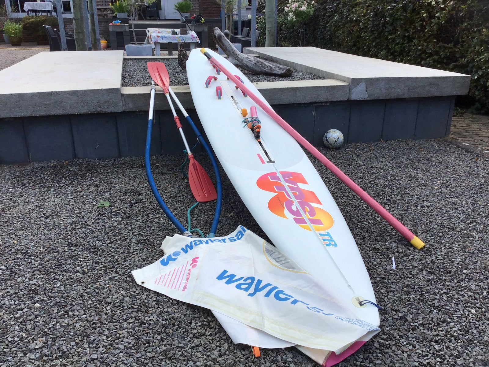 Complete Windsurfset Mistral: Plank Zeil,Giek,Mast en Peddel, Watersport en Boten, Windsurfen, Gebruikt, Complete set, Overige merken