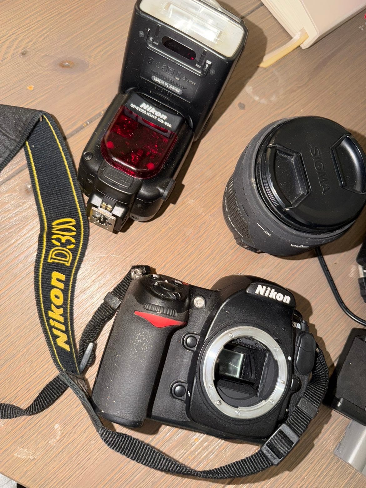 Nikon D300 DSLR + Sigma 17-70mm lens + Nikon SB-900 flitser, Ophalen, Zo goed als nieuw, Spiegelreflex, Nikon