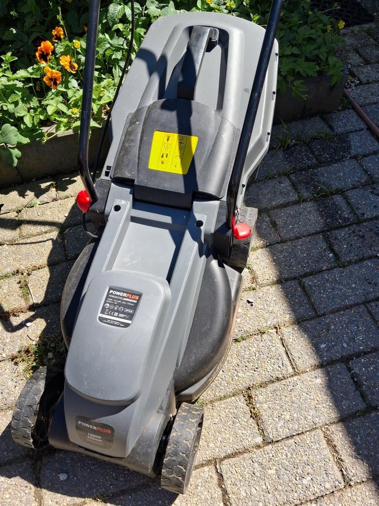 PowerPlus POWEG63703 Elektrische Grasmaaier 1000W, Cirkelmaaier, Gebruikt, Elektrische grasmaaier, Ophalen of Verzenden