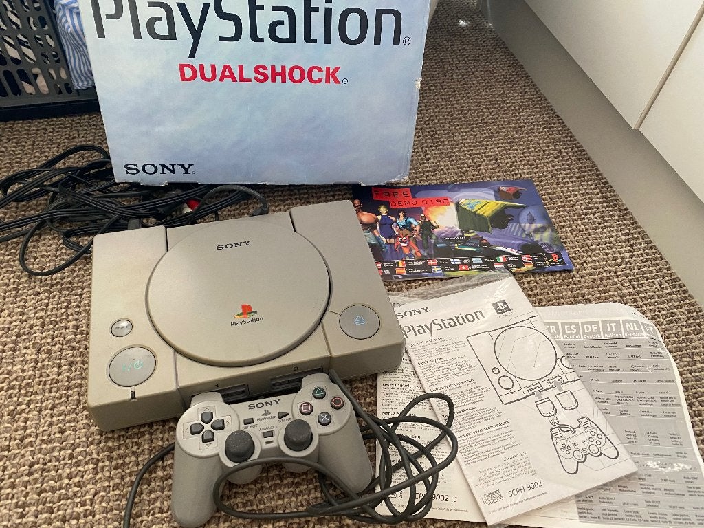 Sony PlayStation 1 PS1 Dual Shock SCPH-9002 C  in doos, Gebruikt, Overige genres, 1 speler, Ophalen of Verzenden