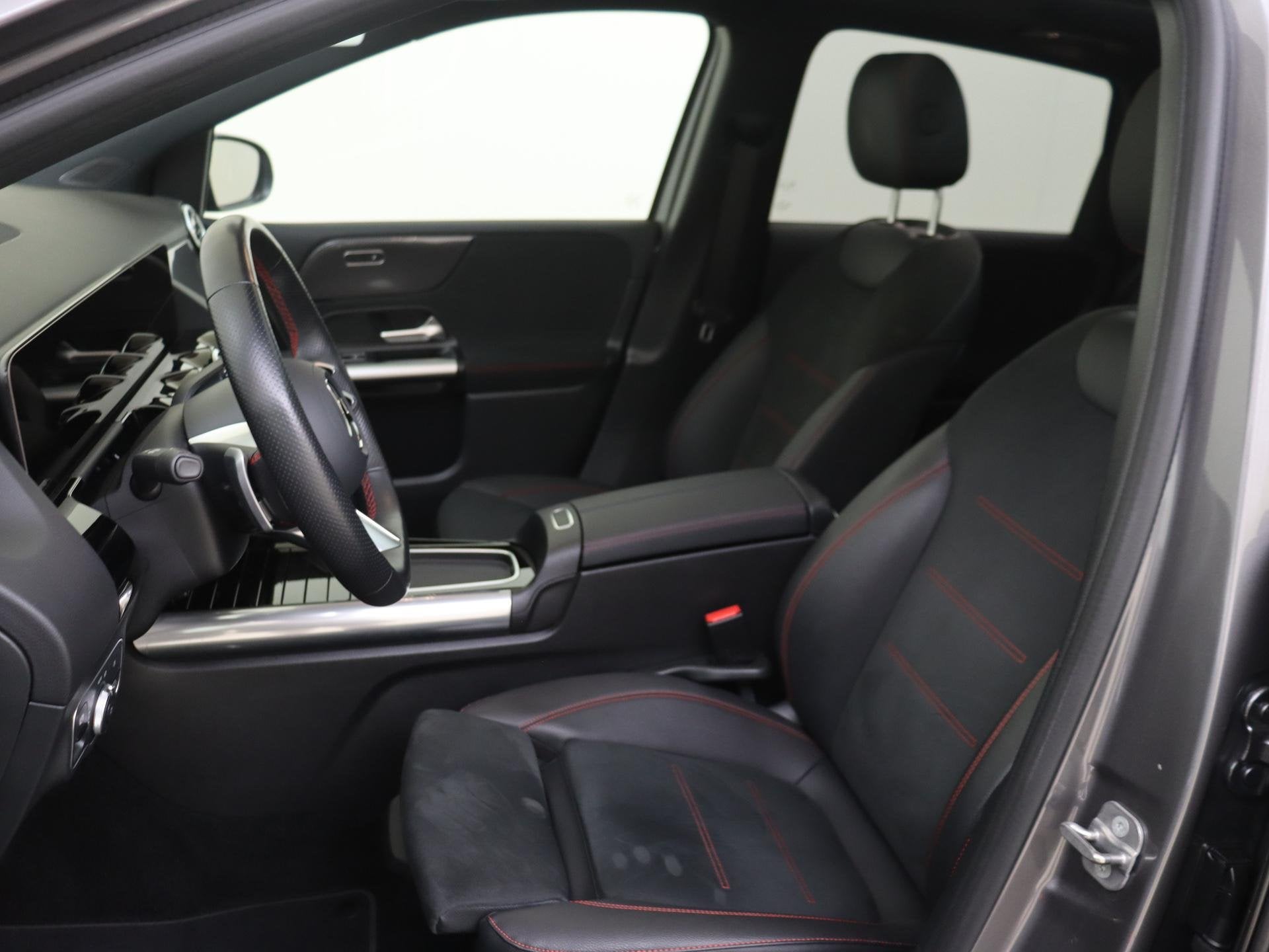 Mercedes-Benz B-klasse 250 e Star Edition AMG Line /Panorama, Auto's, Gebruikt, 4 cilinders, 16 kWh, 1645 kg