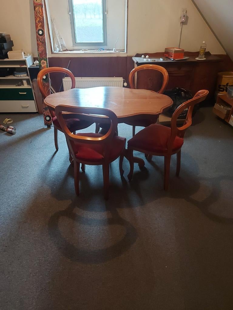 Antieke eethoek met tafel en vier stoelen, Ophalen
