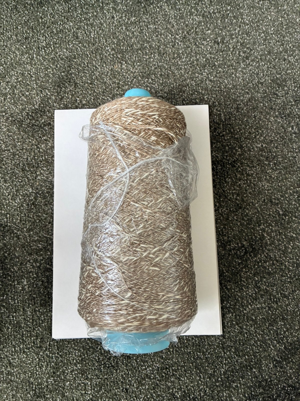 Cone 700 gram beige/licht bruin wol/katoen naald 4 / 4,5, Ophalen of Verzenden, Nieuw, Breien of Haken, Wol of Garen