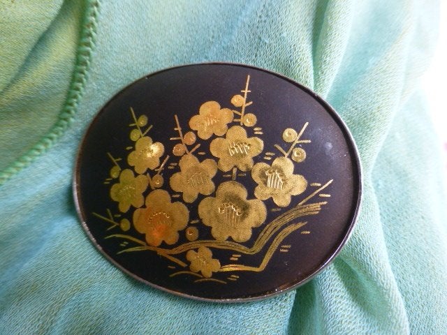 Broche Japanse Damascene techniek bloemmotief in 24 kt Goud, 4 tot 7 cm, Koper, Verzenden, Zo goed als nieuw