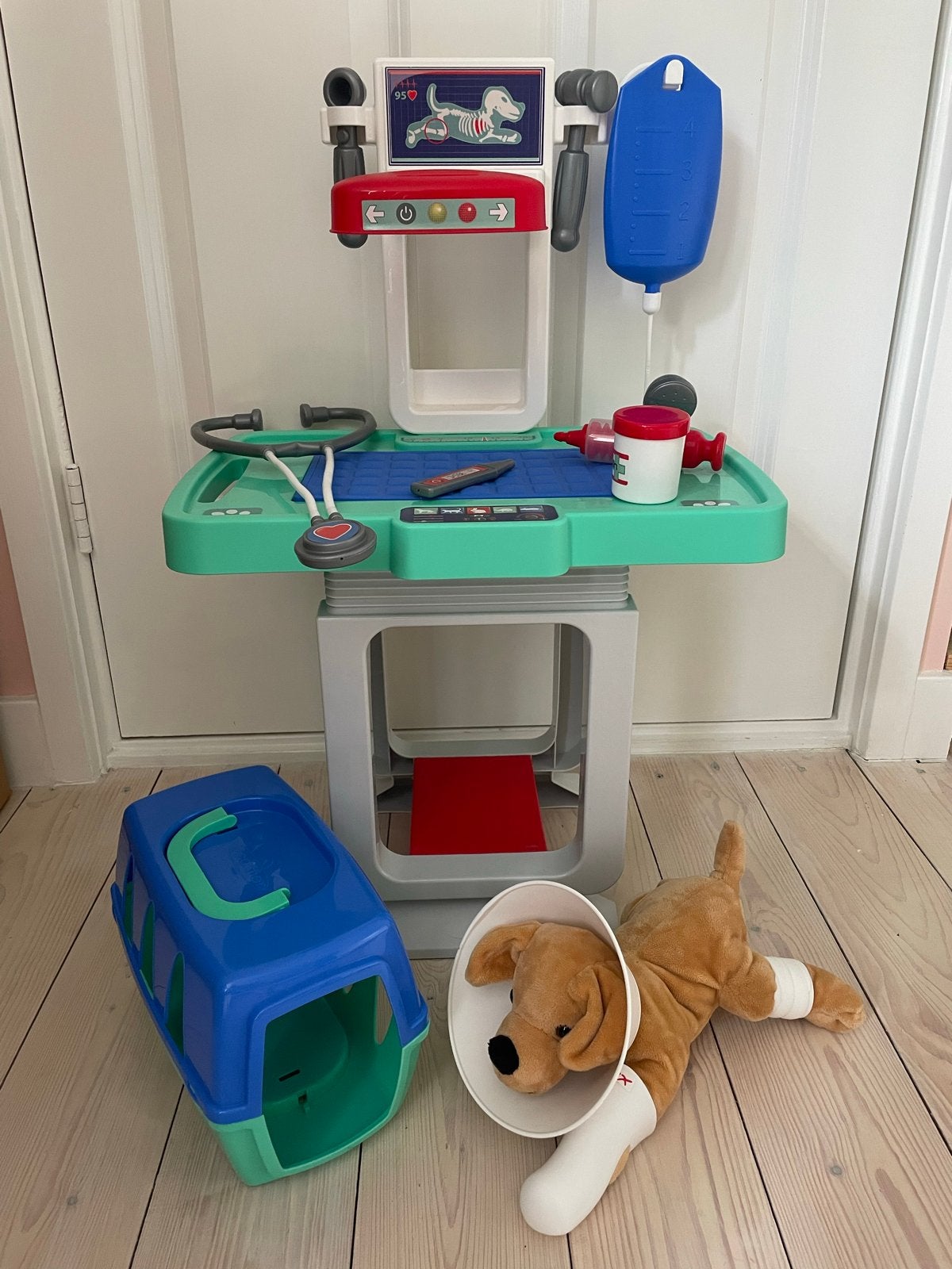 Ecoifier Dierenarts speelset met knuffelhond en accessoires, Ophalen, Zo goed als nieuw, Jongen of Meisje